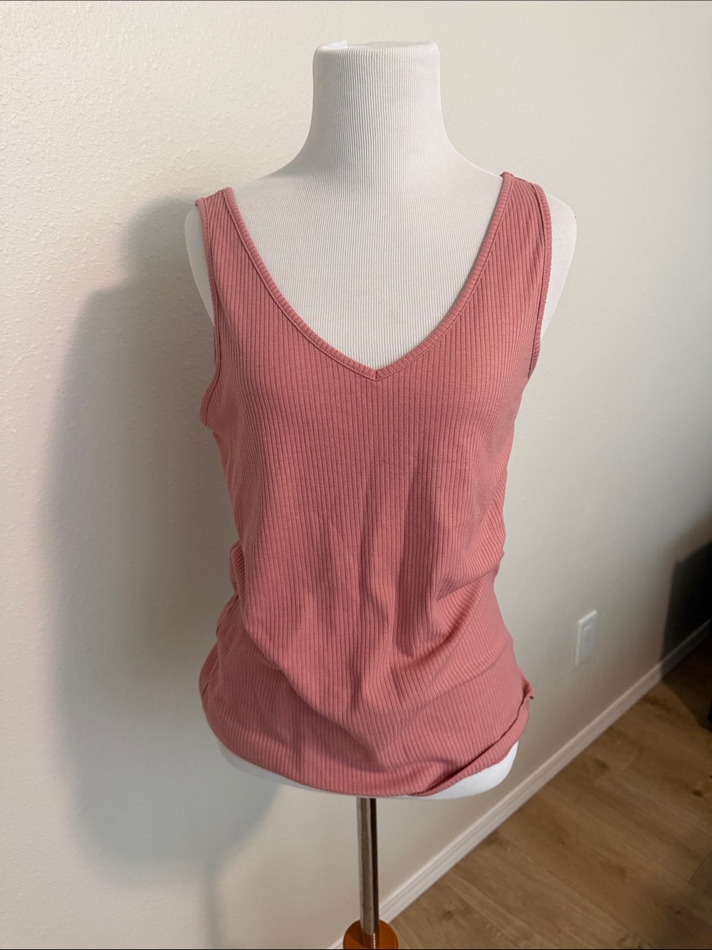 Ribbed V-Neck Tank Top in Dusty Rose